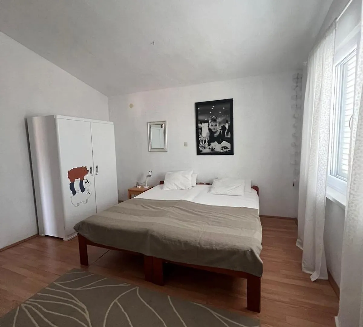 Nona Aurora - Eufemia Beach Apartment Rab Town