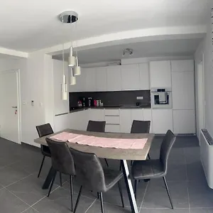 Lana Apartment